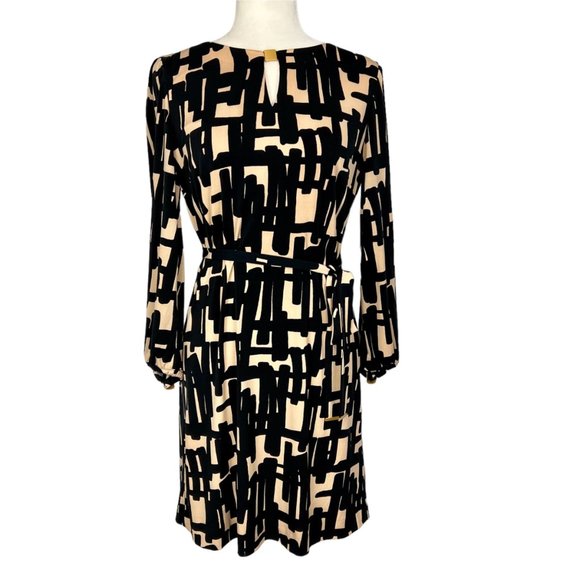 Tahari Womens Long Sleeve Belted Dress Tan Black Abstract Geo Print size 2 - Picture 1 of 12